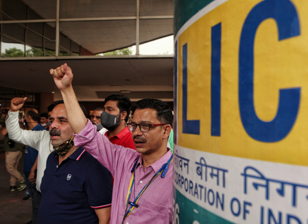 एलआईसी चौथी तिमाही में भारत की सबसे ज्यादा मुनाफा कमाने वाली वित्तीय फर्म बनी