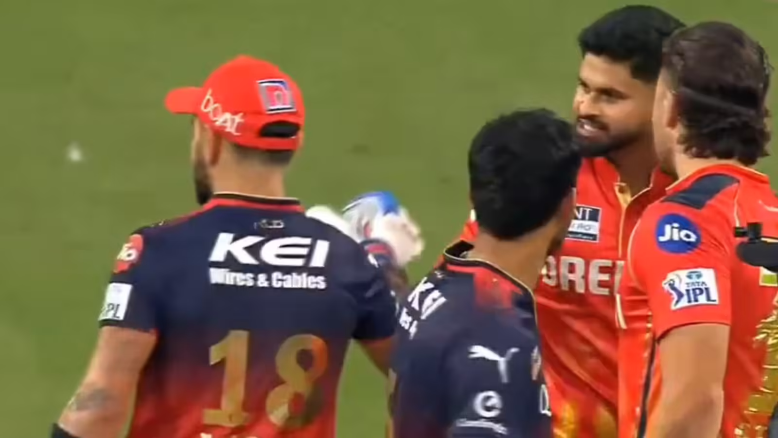 PBKS Vs RCB: विराट कोहली ने लाइव मैच में श्रेयस अय्यर को क्यों चिढ़ाया? हो गया खुलासा