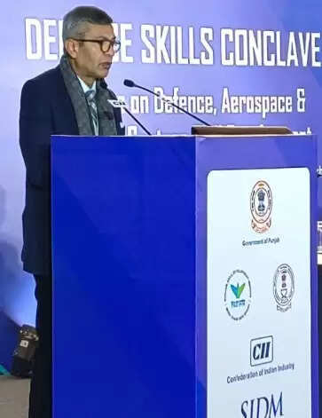 रक्षा सचिव राजेश कुमार सिंह ने चंडीगढ़ में रक्षा कौशल कॉन्क्लेव का उद्घाटन किया