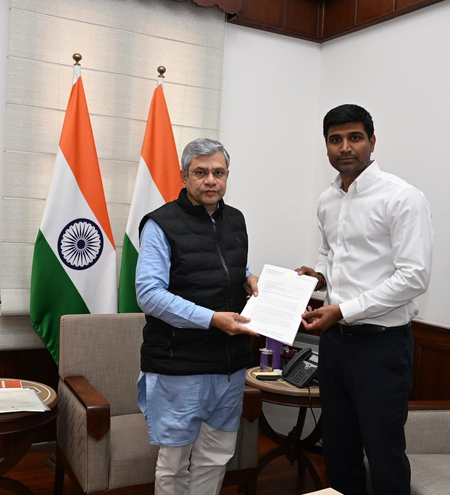 सोशल मीडिया के लिए उम्र-आधारित नियमन पर विचार करे केंद्र: टीडीपी