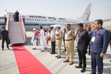 उपराष्ट्रपति राधाकृष्णन राजस्थान विश्वविद्यालय के दीक्षांत समारोह में शामिल होने के लिए जयपुर पहुंचे