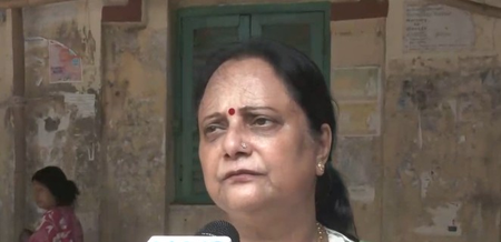 ममता बनर्जी की भाभी काजरी बनर्जी ने लगाया आरोप, 'अराजकता फैलाने की कोशिश कर रहे शुभेंदु अधिकारी'