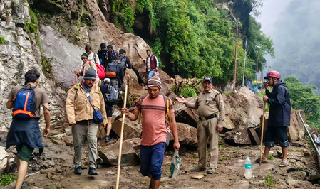 उत्तराखंड में भारी बारिश का रेड अलर्ट, केदारनाथ यात्रा 27 सितंबर तक स्थगित, प्रशासन ने जारी किए निर्देश
