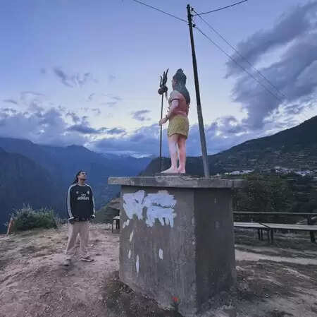 जुबिन नौटियाल ने शेयर किए कैलाश यात्रा के अनुभव, कहा- जिंदगी को बिना किसी लगाव के जियो