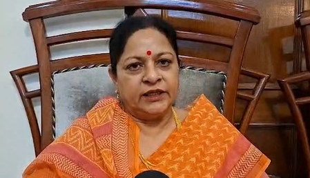 यूपी चुनाव से पहले मुरादाबाद सपा में रार, पीडीए सम्मेलन में न बुलाए जाने पर सांसद रुचि वीरा नाराज