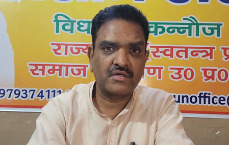 सपा नेता राजकुमार भाटी पर भड़के असीम अरुण, बोले- दूसरों की आस्था का अपमान स्वीकार नहीं