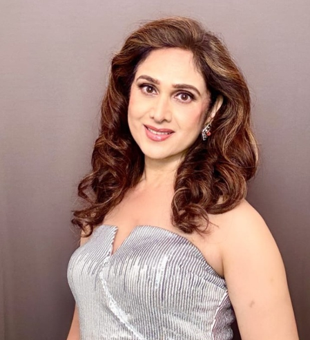 सास-बहू के रिश्ते पर बोलीं मीनाक्षी शेषाद्रि, 'मैं पर्सनली चाहती हूं कि शादी के बाद मां और बेटी जैसा रिश्ता हो'