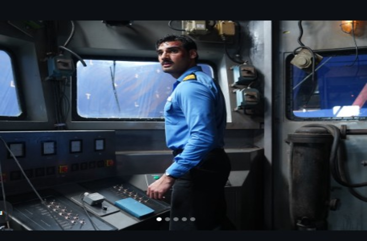 अहान ने फैंस से सवाल पूछते हुए कहा, क्या आपने बॉर्डर 2 देखी?