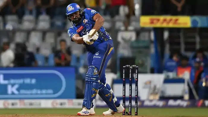 अपने ही जिगरी दोस्त को रोहित शर्मा ने छोडा पिछे, 76 रनों की पारी में कर गए बड़ा धमाका