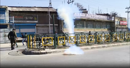 खामेनेई की मौत के बाद श्रीनगर में तनाव, प्रदर्शन हिंसक होने पर पुलिस ने किया बल प्रयोग