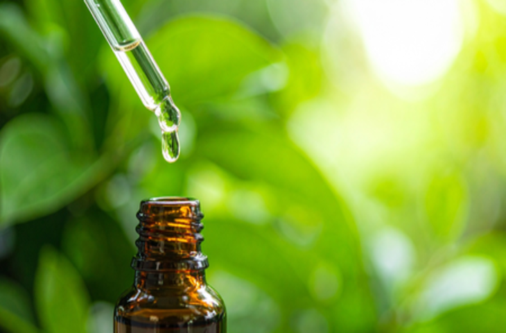 हर स्किन टाइप के लिए बेहतरीन मॉइस्चराइजर है ग्लिसरीन