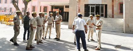 जयपुर के स्पा सेंटरों पर एफआरआरओ की कार्रवाई, पांच देशों की नौ महिलाओं को वापस भेजा गया