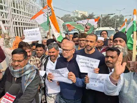 पटना में प्रतियोगी परीक्षा की तैयारी कर रही छात्रा की मौत पर भड़का कांग्रेस, राजधानी में किया प्रदर्शन