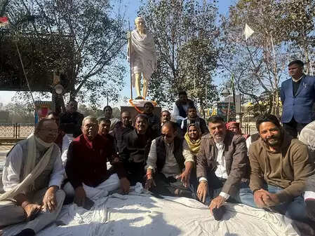 झारखंड: जिला मुख्यालयों में कांग्रेसियों का उपवास, प्रदेश अध्यक्ष बोले- नया कानून जनहितकारी नहीं