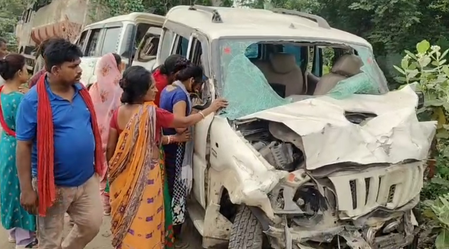 दोस्त के जन्मदिन की पार्टी, मस्ती के बाद करने जा रहे थे गंगा स्नान, रास्ते में टक्कर से तीन लोगों की मौत