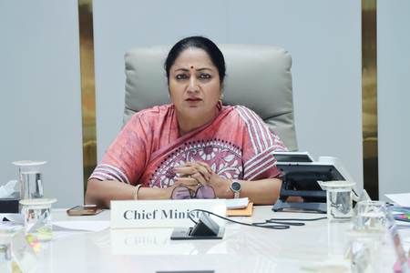 पालम में आगजनी की घटना पर सीएम रेखा गुप्ता ने जताया दुख, अब तक छह लोगों की मौत