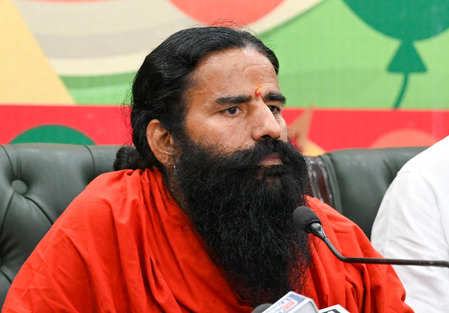 भारत 145 करोड़ भारतीयों का, राजनीतिक पार्टियों का नहीं: बाबा रामदेव
