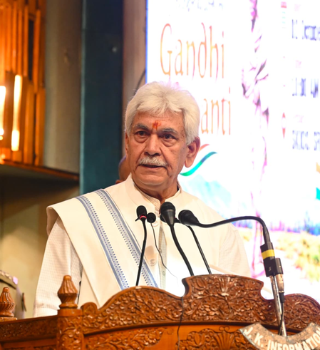 प्रगति के साथ करुणा और समाज के कमजोर वर्गों की चिंता जरूरी: एलजी सिन्हा