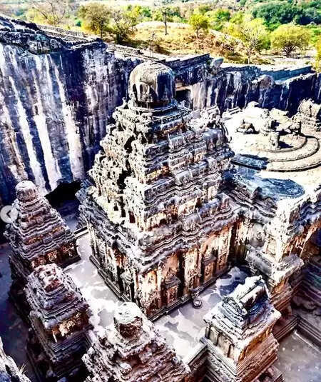 'एक चट्टान से तराशा कमाल ...' एलोरा गुफाओं की खूबसूरती के मुरीद हुए शेखर कपूर