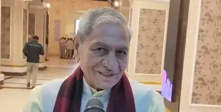 उत्तर प्रदेश शीतकालीन सत्र: ‘वंदे मातरम’ पर सियासी बयानबाजी, मंत्री लक्ष्मी नारायण बोले- यह भारत माता की आत्मा