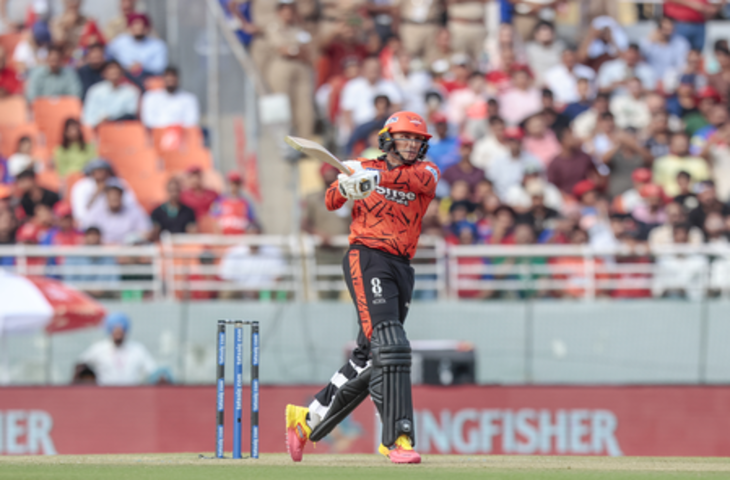 आईपीएल 2026: अभिषेक ने खेली तूफानी पारी, बटलर-जयसूर्या के रिकॉर्ड की बराबरी की