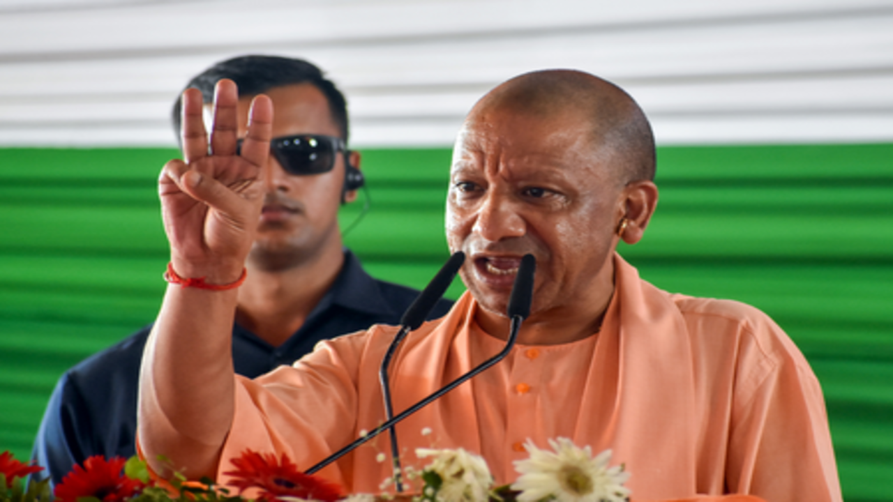 हर हाल में बदलनी होगी ‘तारीख पर तारीख’ की प्रवृत्ति, 5 वर्ष से अधिक पुराने राजस्व मामलों का प्राथमिकता से हो निस्तारण: सीएम योगी