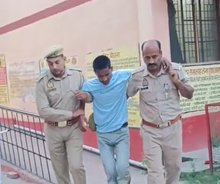 बस्ती में मुठभेड़ में 25 हजार का इनामी बदमाश गिरफ्तार, पैर में लगी गोली