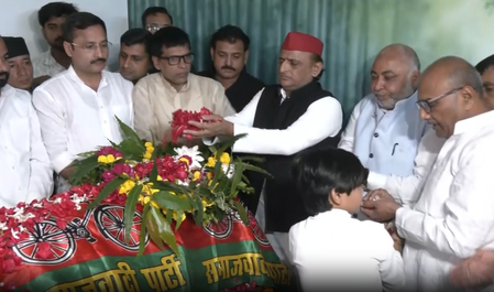 सपा नेता राम गोविंद चौधरी के निधन से सियासी गलियारों में शोक, अखिलेश समेत नेताओं ने दी श्रद्धांजलि