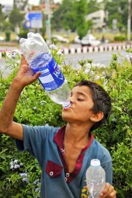भीषण गर्मी और कूलिंग संसाधनों की कमी से कई देशों में मृत्यु दर बढ़ने का अनुमान: रिपोर्ट