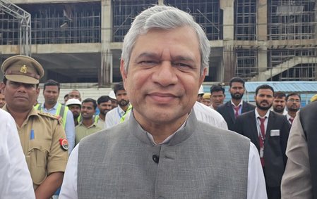 काशी स्टेशन बनेगा ट्रांसपोर्ट हब, एक साथ 50 हजार यात्री कर सकेंगे इंतजार: अश्विनी वैष्णव