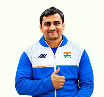 एशियन पैरा गेम्स: जैवलिन थ्रो में भारत को मिली दोहरी खुशी, प्रदीप ने सिल्वर और आयुष ने जीता ब्रॉन्ज मेडल