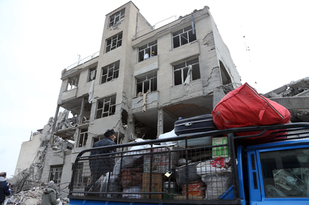 मध्य पूर्व संकट: तेहरान के गवर्नर बोले, '12,000 रिहायशी मकानों को पहुंचा नुकसान'