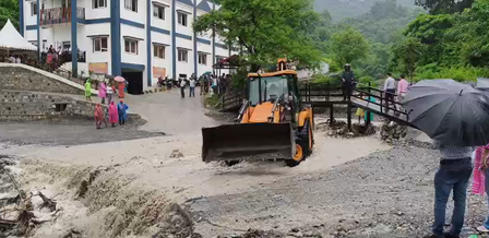 उत्तराखंड: मूसलाधार बारिश से जनजीवन अस्त-व्यस्त, देहरादून में सभी स्कूल बंद, सीएम धामी ने दिए अलर्ट रहने के निर्देश