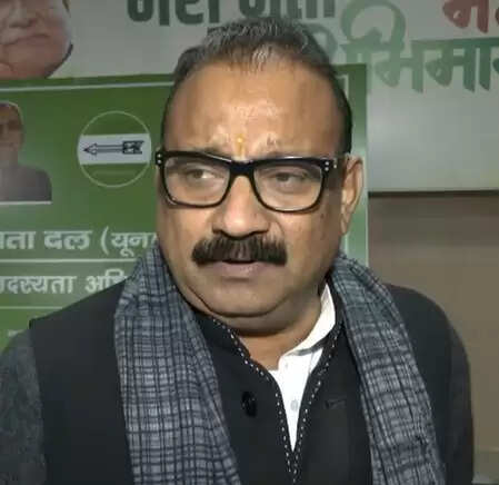 अशोक चौधरी ने पीएम मोदी के बयान का किया समर्थन, बोले- पाठ्यक्रम में महापुरुषों को उचित स्थान देना सराहनीय कदम