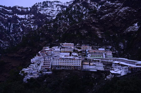 माता वैष्णो देवी मार्ग पर भूस्खलन, बैटरी कार सेवा प्रभावित, यात्रा पर असर नहीं