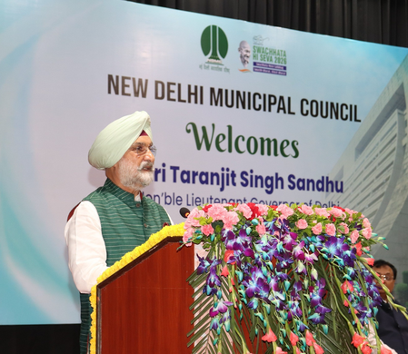दिल्ली के उपराज्यपाल ने अच्छी रोशनी वाली और सुरक्षित सड़कों की आवश्यकता पर बल दिया