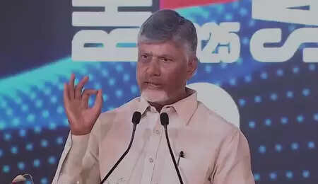 हर परिवार में कम से कम तीन बच्चे होने चाहिए : चंद्रबाबू नायडू