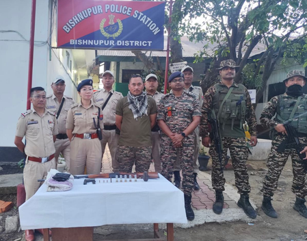 मणिपुर में सुरक्षा बलों की कार्रवाई में तीन बंकर नष्ट, बड़ी मात्रा में हथियार व गोला-बारूद बरामद