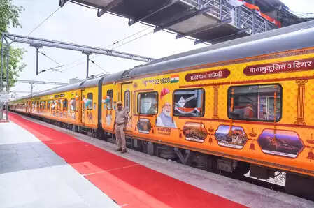 रेलवे में 26 दिसंबर से लागू होंगे नए नियम, इतनी दूरी के बाद देना होगा बढ़ा हुआ किराया