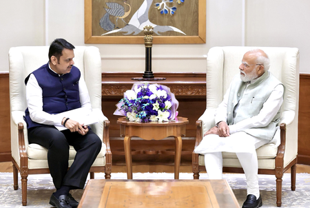 महाराष्ट्र के सीएम फडणवीस की पीएम मोदी से मुलाकात, इन मुद्दों पर हुई चर्चा