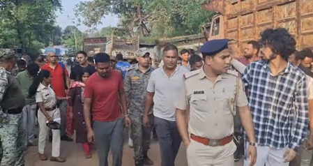 अनुकंपा पर नौकरी पाने के लिए प्रेमी के साथ मिलकर कर दी पति की हत्या, पुलिस ने 24 घंटे में हत्याकांड का किया खुलासा