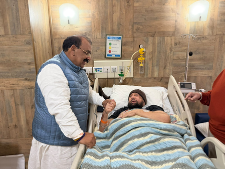 पंजाब : कैप्टन अमरिंदर सिंह की घुटने की सफल रिप्लेसमेंट सर्जरी, अश्वनी शर्मा ने अस्पताल में जाकर ली सेहत की जानकारी