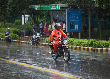 जोमैटो के बाद स्विगी ने बढ़ाई प्लेटफॉर्म फीस, अब खाना ऑर्डर करने पर देने होंगे ज्यादा पैसे