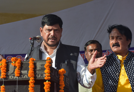 राहुल गांधी कुछ भी बोलते रहें, ब्रिक्स समिट रही सफल, नॉनवेज वाले बयान पर रामदास आठवले का पलटवार