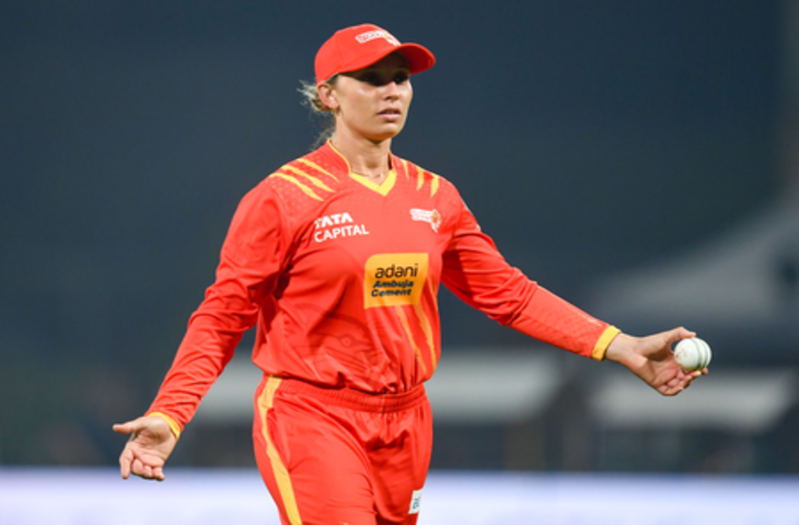 डब्ल्यूपीएल 2026: गुजरात जायंट्स ने टॉस जीतकर चुनी गेंदबाजी, शिवानी को डेब्यू का मौका