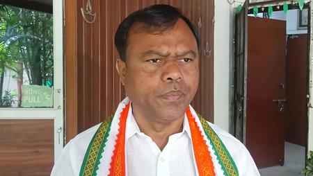 दिल्ली में ट्रेन-मेट्रो के बंद होने पर दीपक बैज ने उठाए सवाल, बोले- देश में इमरजेंसी जैसे हालात