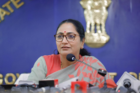 3 लैंडफिल साइटों से 2.16 करोड़ टन कचरा साफ, 100 एकड़ जमीन मुक्त: सीएम रेखा गुप्ता