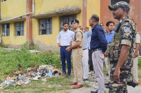 पलामू के मेडिकल कॉलेज परिसर में नवजात का शव मुंह में लेकर घूमता दिखा कुत्ता, जांच का आदेश