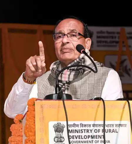 'बेटियां देवी समान हैं', शिवराज सिंह चौहान ने लड़कियों पर कांग्रेस विधायक के बयान की कड़ी निंदा की