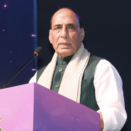 'मेक इन इंडिया, मेक फॉर इंडिया, मेक फॉर द वर्ल्ड' मैन्युफैक्चरिंग विजन का आधार होना चाहिए: राजनाथ सिंह